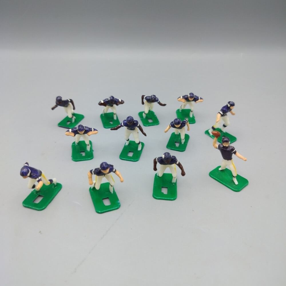 Tudor Games Electric Football Minnesota Vikings 11 Players + QB Vintage